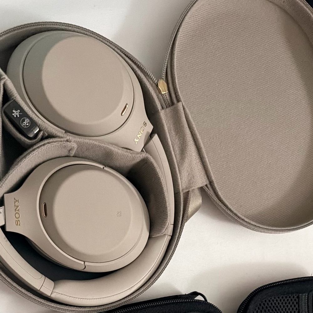 Sony WH-1000XM4 Wireless Premium Noise Canceling Overhead Headphones